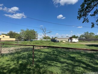 314 U S 57, La Pryor, TX 78872