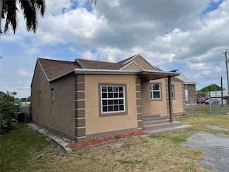 554 SE 1st St, Belle Glade, FL 33430
