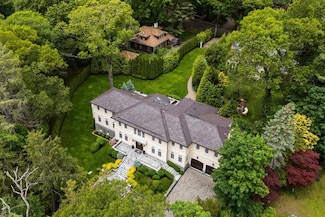 37 Radcliffe Rd, Waban, MA 02468