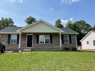 611 Woodhaven Dr, Clarksville, TN 37042