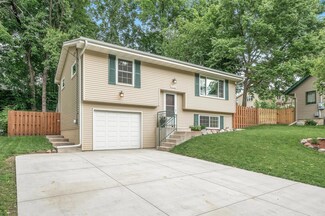 4432 Lamberton Rd, Mound, MN 55364