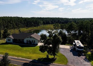 5080 Pine Ridge Dr, Chipley, FL 32428