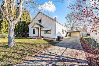 921 Queen Ave, Yakima, WA 98902