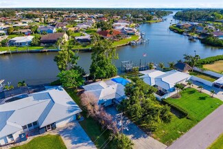 1921 Fairview Dr, Englewood, FL 34223