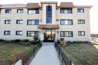 9629 Brandy Ct Unit 10, Des Plaines, IL 60016