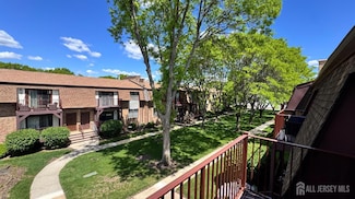 312 N Oaks Blvd Unit 312, North Brunswick, NJ 08902
