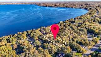 1077 S Shore Dr, Detroit Lakes, MN 56501