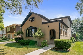 185 E Burlington St, Riverside, IL 60546