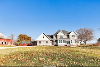 17707 Lakeshore Rd, Two Rivers, WI 54241