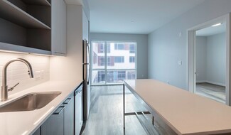 50 Rogers St Unit 421, Cambridge, VA 20142