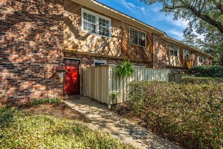 607 Saint Charles Ct, Charleston, SC 29407