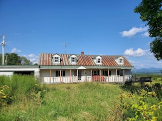 285 Bickford Ln, West Glover, VT 05875