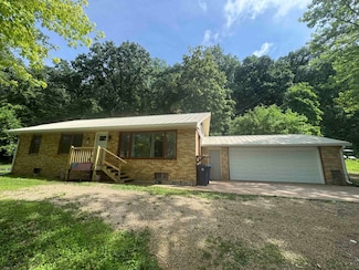 623 Miners Creek Rd, Guttenberg, IA 52052