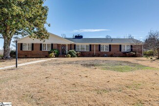 2 Wildaire Ln, Greenville, SC 29615