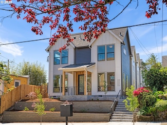 1210 SE Center St Unit 7, Portland, OR 97202
