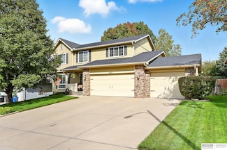 16904 L Cir, Omaha, NE 68135