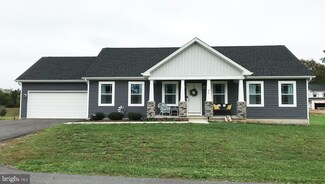 84 Fennec Fox Ln, Shenandoah Junction, WV 25442