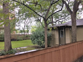 1604 N Ruddell St Unit 100, Denton, TX 76209