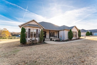165 Fullen Ln, Savannah, TN 38372
