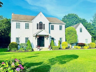 1 Ada Ln, Setauket, NY 11733