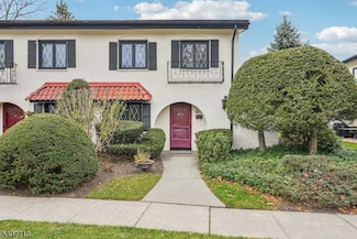 1A Dorado Dr, Morristown, NJ 07960