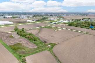 434 Aircom Dr, Marion, IA 52302