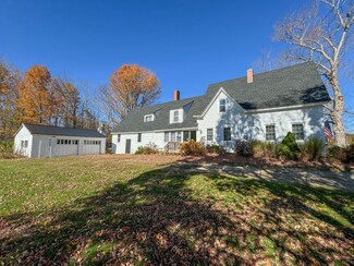 9 Main Rd, Burlington, ME 04417