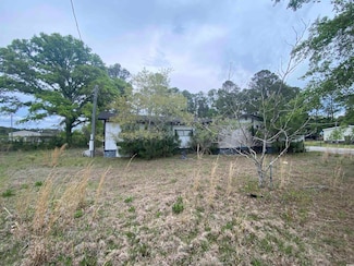 1368 Blue Bird Rd, Loris, SC 29569