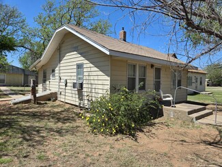 210 N Smith St, Turpin, OK 73950