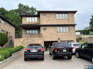 326 10th St Unit 1, Palisades Park, NJ 07650