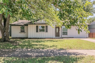 646 E Fairmeadows Dr, Duncanville, TX 75116