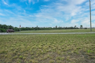 7 Lemon Ct, Meadows and Villas, FL 33946