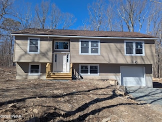 105 Philwood Ln, Milford, PA 18337