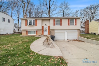 420 Edgewood Dr, Perrysburg, OH 43551