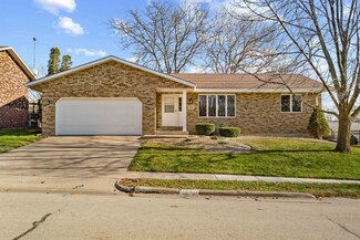 2230 South Way, Dubuque, IA 52002
