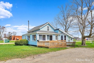 114 East St, Coopersville, MI 49404