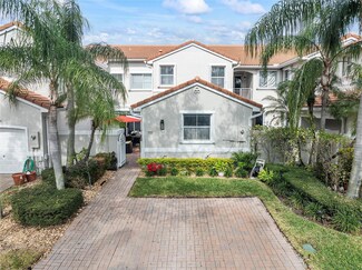 1135 Doveplum St, Hollywood, FL 33019
