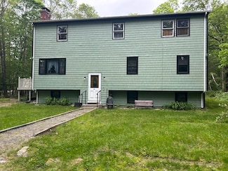 425 Stone Barn Rd, Pascoag, RI 02859