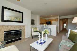 1504 Aurora Ave N Unit 308, Seattle, WA 98109