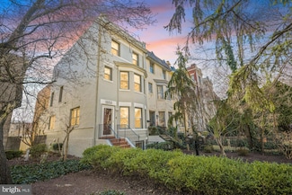 1353 E Capitol St SE, Washington, DC 20003