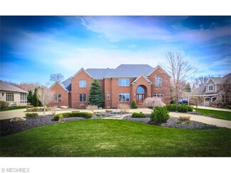 2351 Rivers Edge Dr, Willoughby Hills, OH 44094