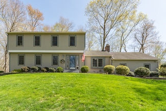 5 Dover Ln, Madison, CT 06443