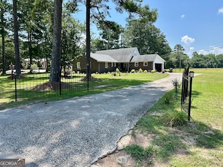 1231 Golf Course Rd, Elberton, GA 30635