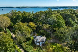 301 Main St, Vineyard Haven, MA 02568