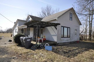 1505 N Angling Rd, Farmland, IN 47340