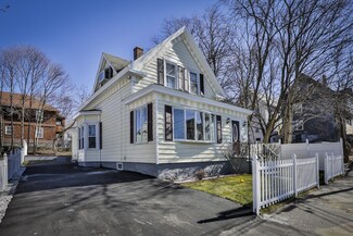 25 Middlebury St, Lawrence, MA 01841
