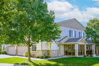 9160 Fox Ct, Victoria, MN 55386