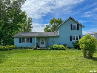 808 W 3rd St, Delavan, IL 61734