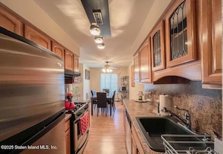 2 Elmwood Park Dr Unit 211, Staten Island, NY 10314