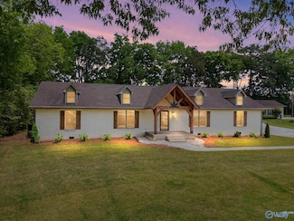 312 SE Caldwell Ln, Owens Cross Roads, AL 35763